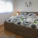 Life - New And Luxury House *