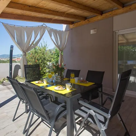 Villa Life - New And Luxury House Kastela