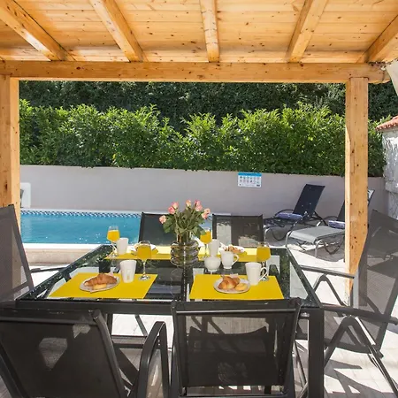 Villa Life - New And Luxury House Kastela