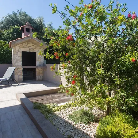 Villa Life - New And Luxury House Kastela