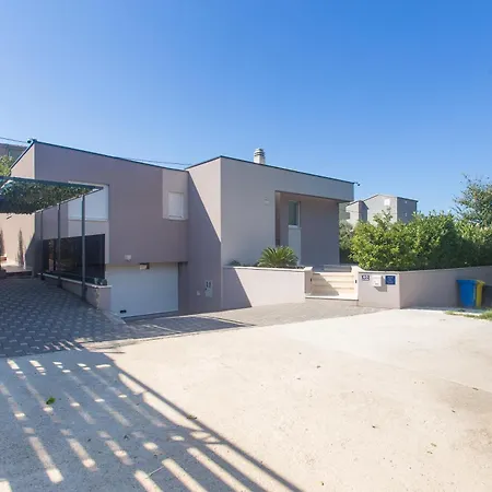Life - New And Luxury House Kastela