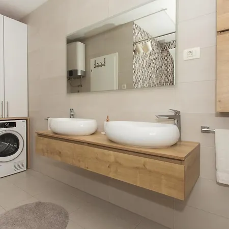 Life - New And Luxury House Kaštela