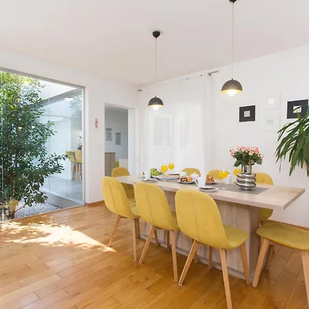 Life - New And Luxury House Βίλα