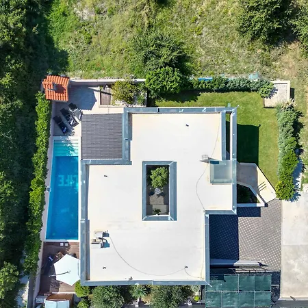 Life - New And Luxury House