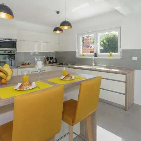 Life - New And Luxury House Villa Kastela