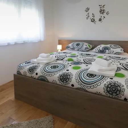 Life - New And Luxury House *